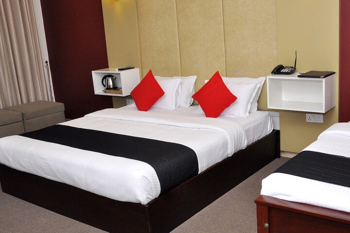 Room 26 of 38