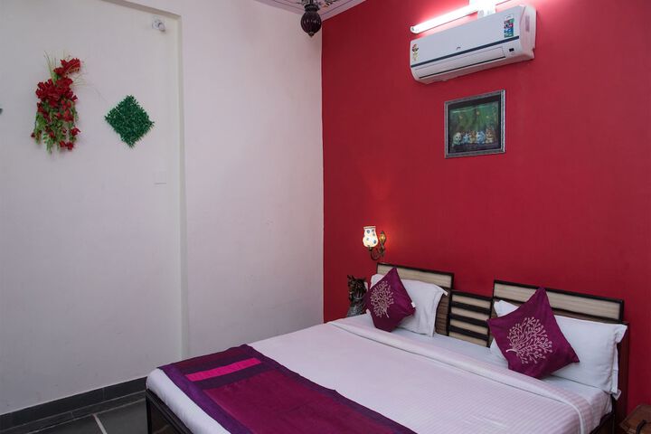 Room 8 of 15
