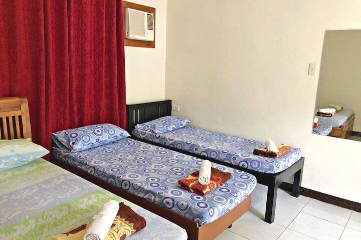 Room 7 of 32