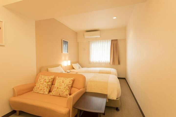 Room 9 of 98