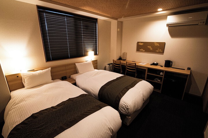 Room 8 of 41