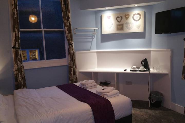 Room 17 of 43