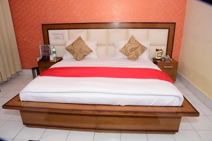 Room 2 of 15