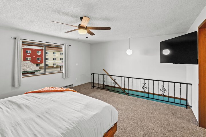 Room 8 of 43