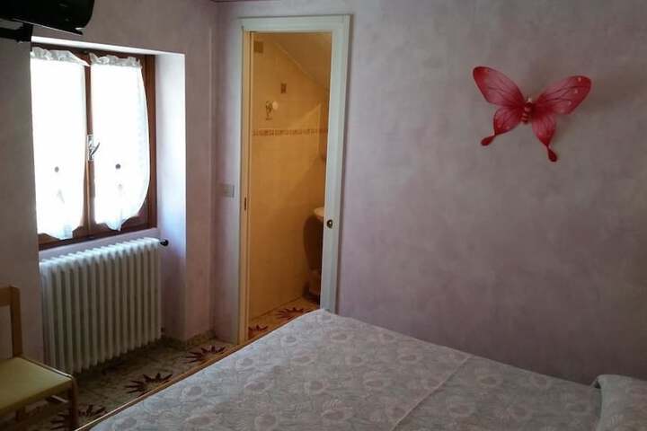 Room 15 of 34