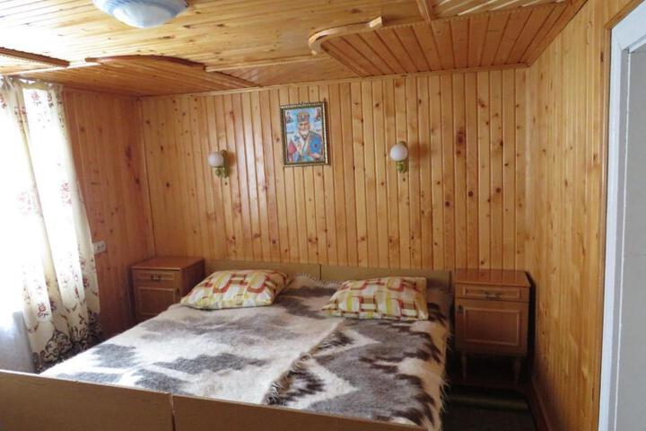 Room 3 of 10