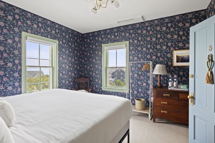 Room 12 of 64
