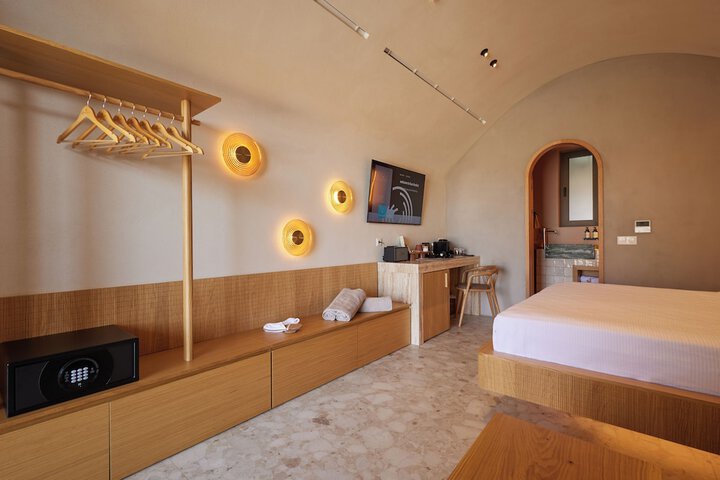 Room 52 of 157
