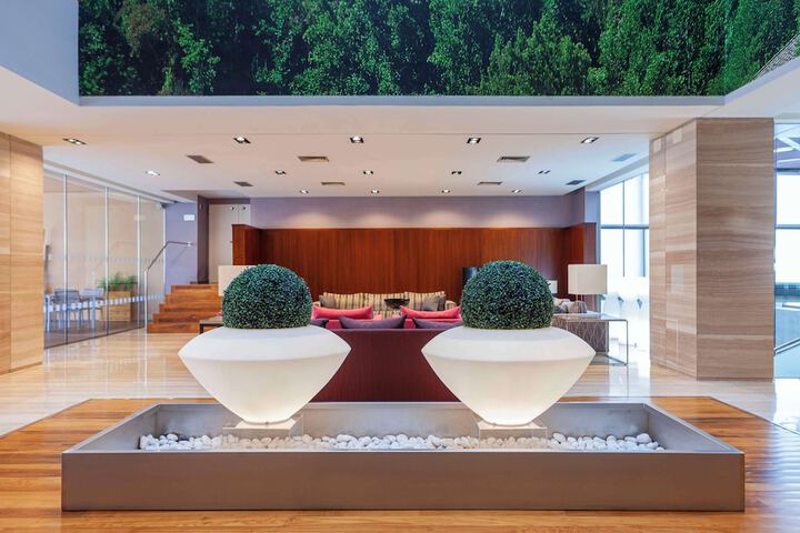 Entrance & Lobby