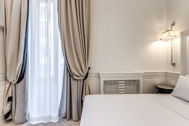 Room 26 of 40