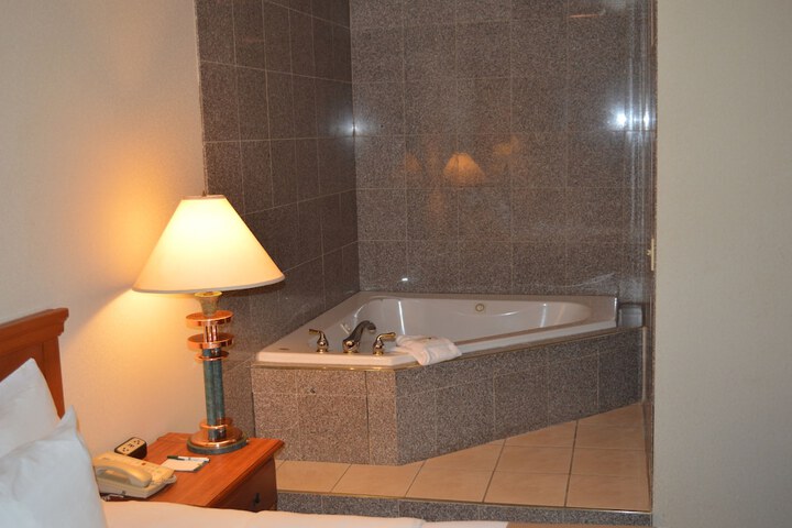 Jetted tub