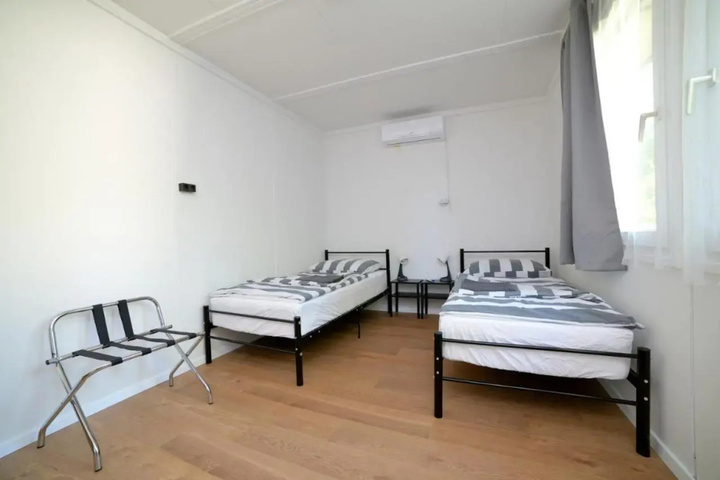 Room 4 of 5
