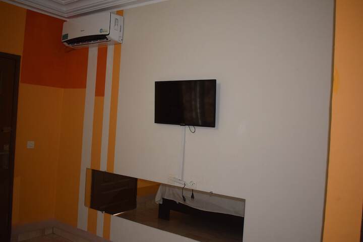 Room 34 of 41
