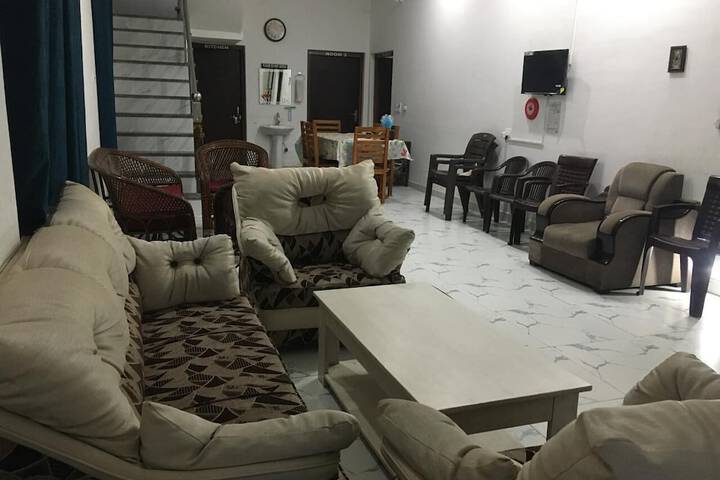 Room 11 of 29