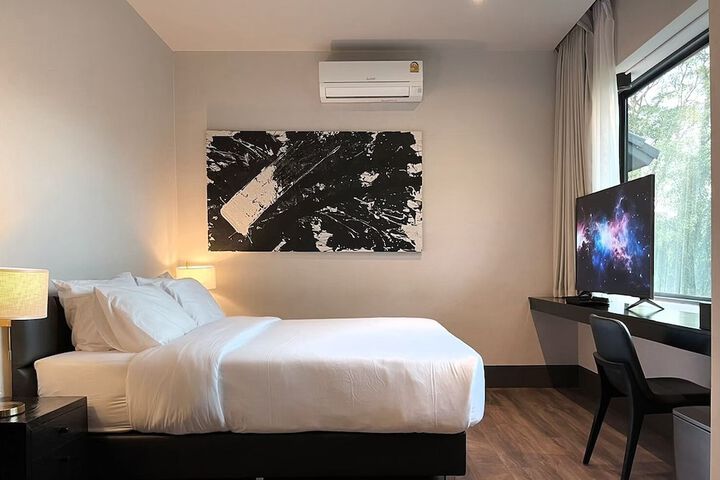 Room 6 of 43