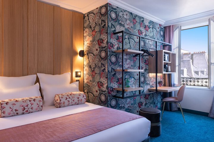 Room 10 of 34