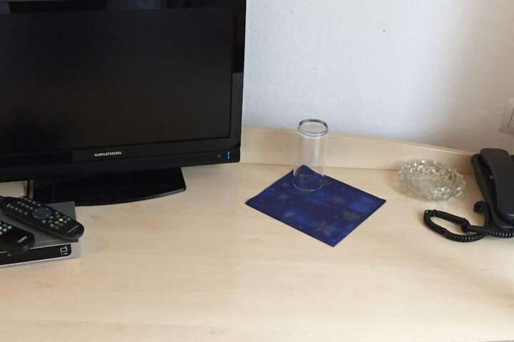 Room 13 of 22