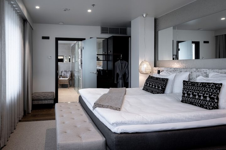 Room 10 of 146