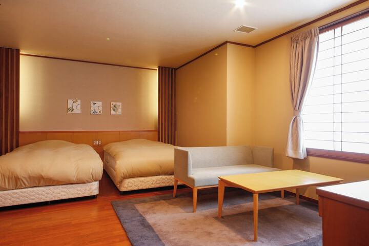 Room 14 of 97