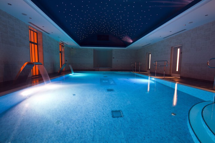 Pools & Facilities