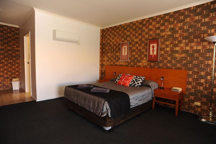 Room 13 of 75