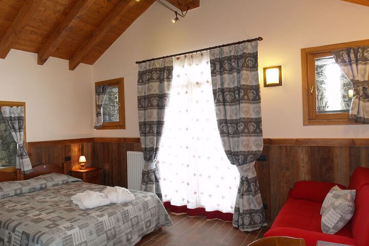 Room 3 of 41