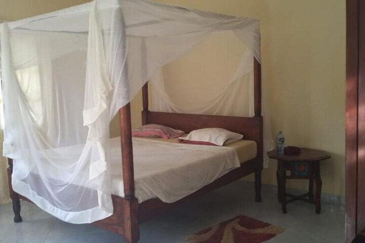Room 2 of 23