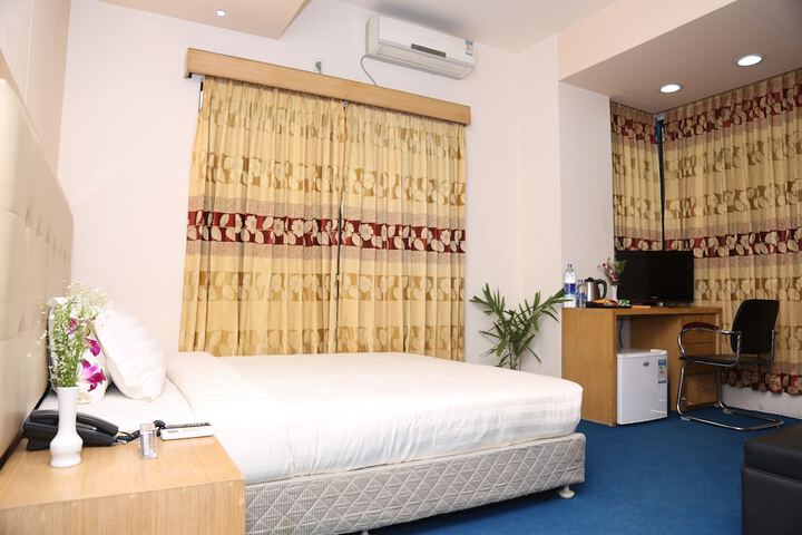 Room 14 of 36
