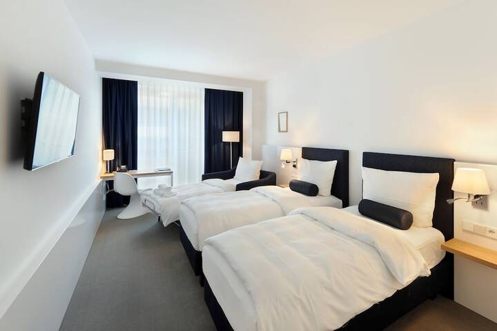 Room 32 of 75