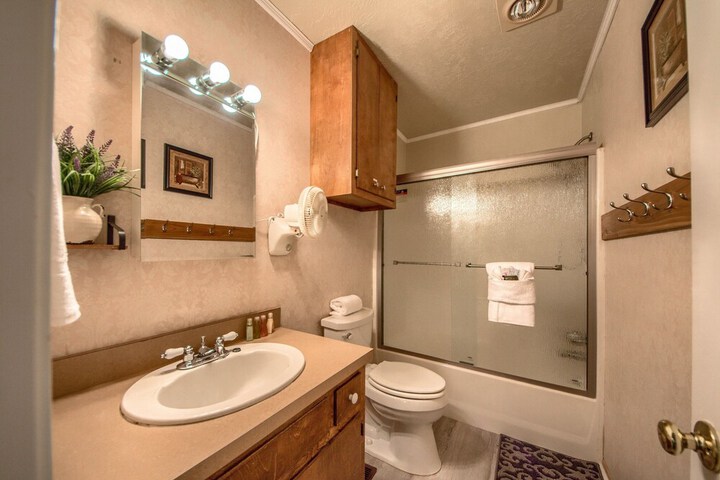 Room 10 of 38