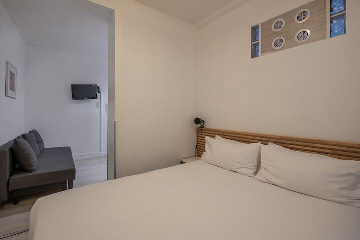 Room 6 of 29
