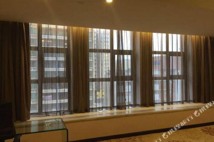 Maoming Seattle Hotel (Dianbai Wanda Plaza Branch)