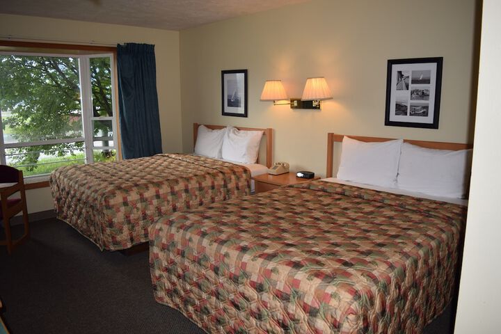 Room 6 of 33