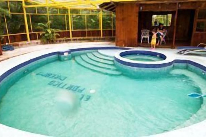 Pool Hotel