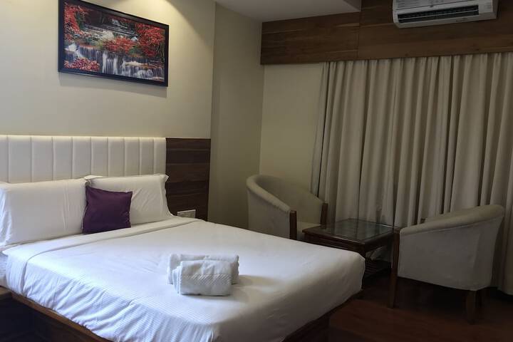 Room 6 of 86