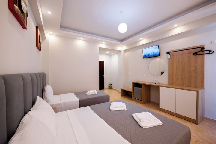 Room 73 of 245