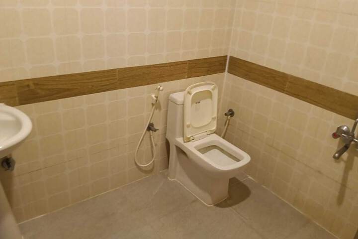 Room 14 of 20