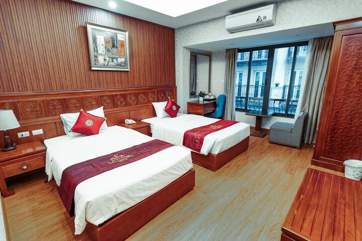 Room 27 of 51