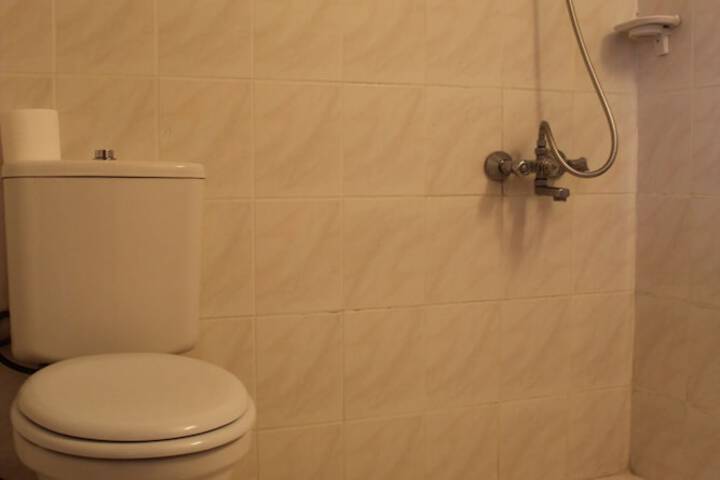 Room 44 of 66