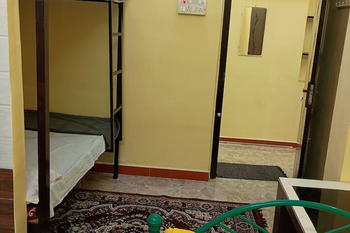 Room 6 of 14