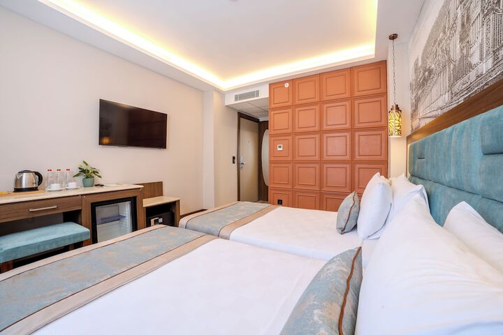 Room 25 of 65