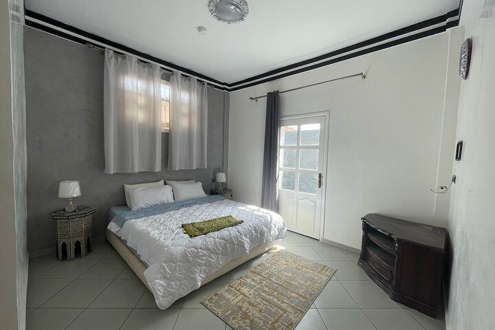 Room 2 of 7