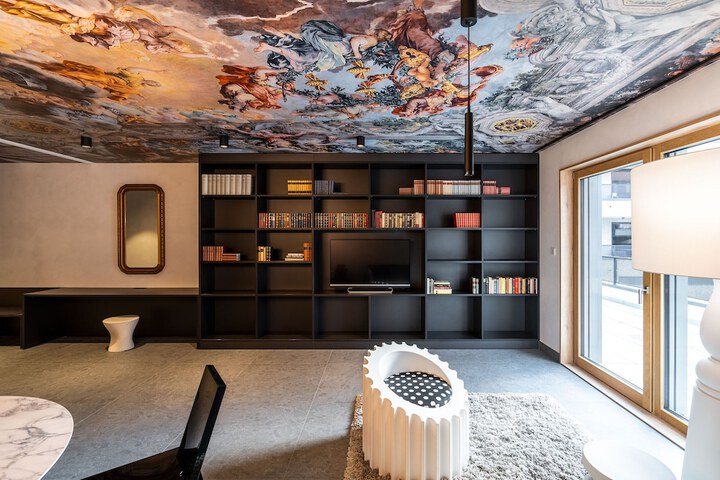 Room 34 of 173
