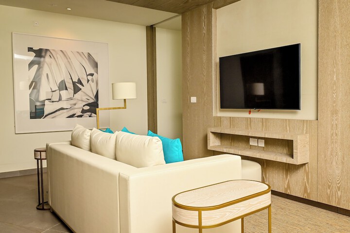 Room 52 of 271