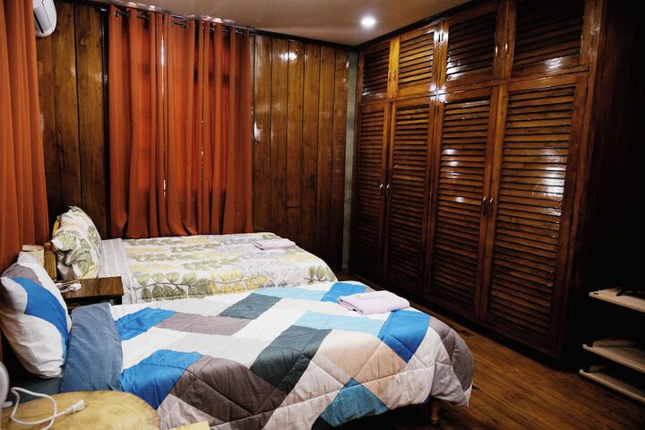 Room 33 of 62