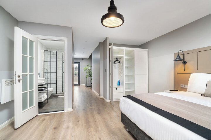 Room 5 of 35