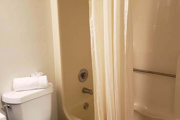 Room 34 of 79