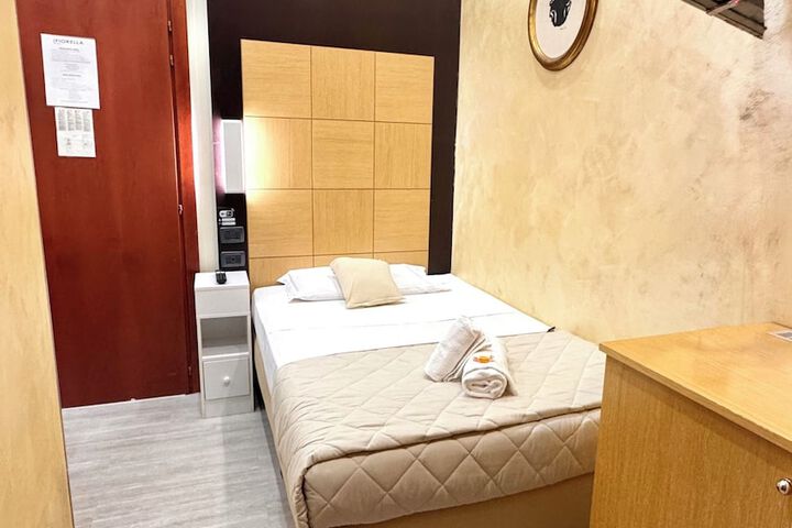 Room 29 of 63