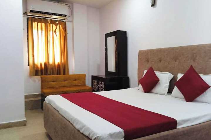 Hotel M-E-T-R-O Regency Lucknow in Lucknow