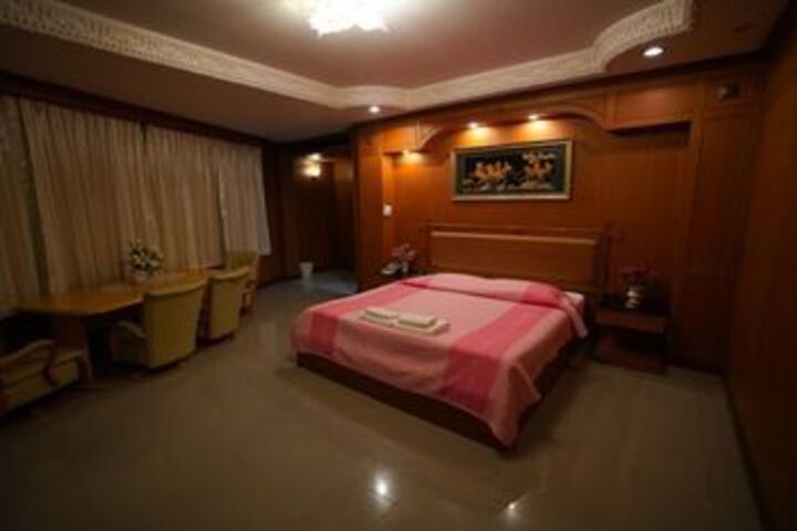 Room 12 of 49